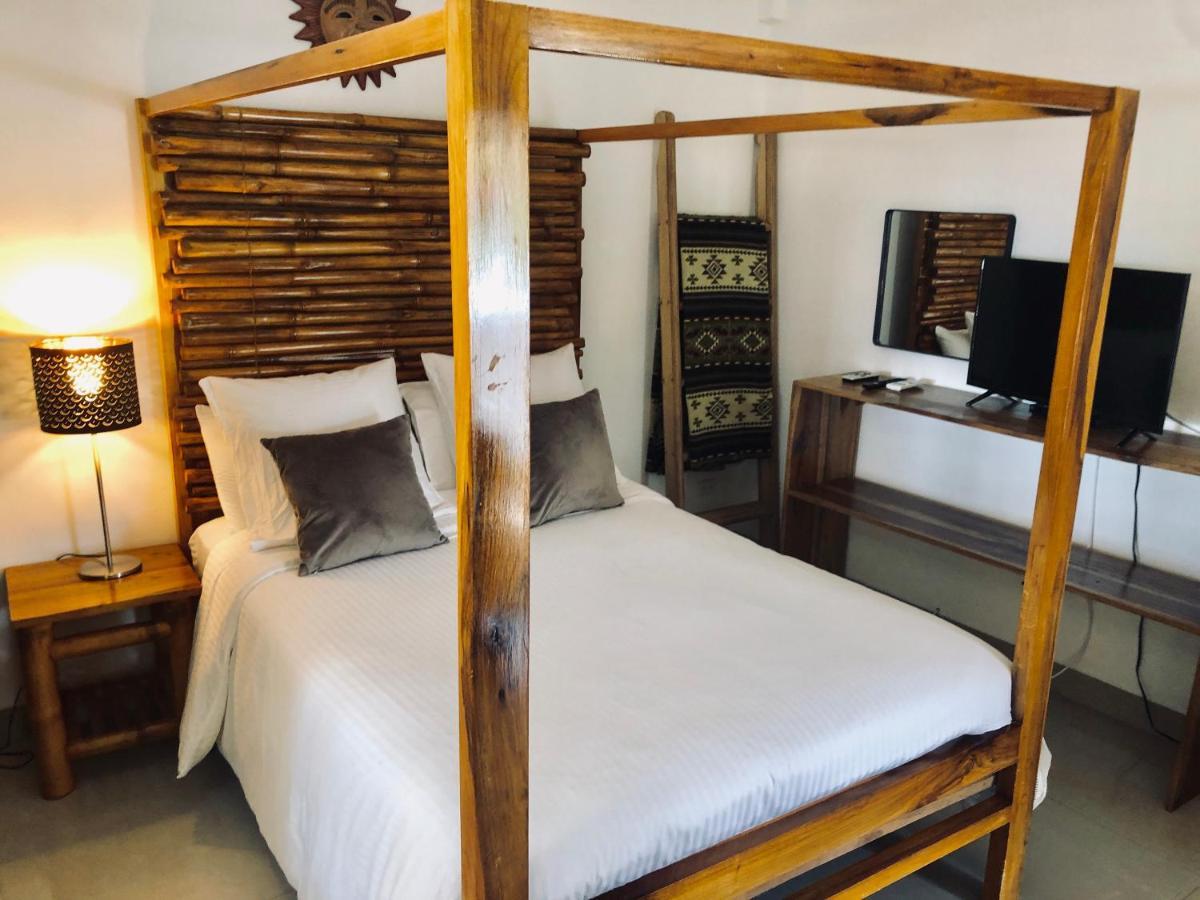 Nautilus Lodge Puerto López 外观 照片