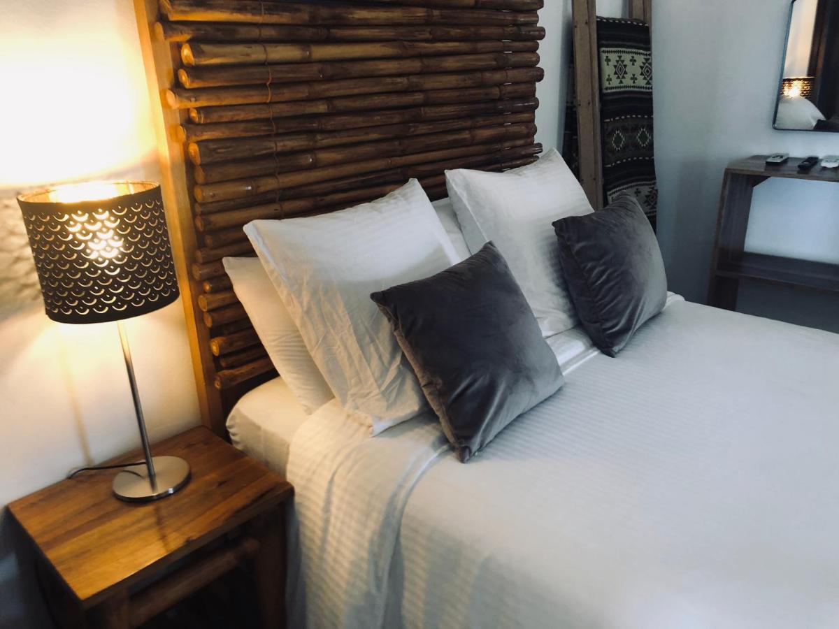 Nautilus Lodge Puerto López 外观 照片